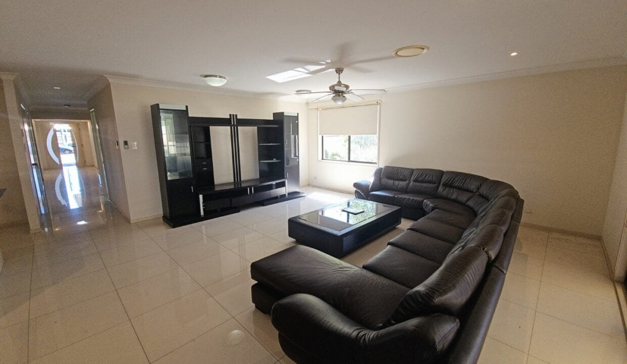 36 Pearce Road, Quakers Hill NSW 2763 (4)