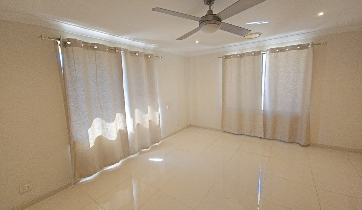 36 Pearce Road, Quakers Hill NSW 2763 (8)