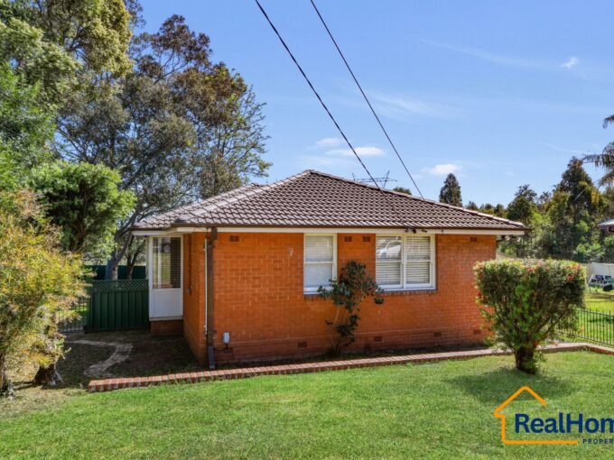 RealHome Real Estate Rent 48 Parkes Crescent, Blackett NSW 2770