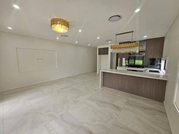 8 Bringelly Avenue, Pendle Hill, NSW 2145 RealHome Properties Rent