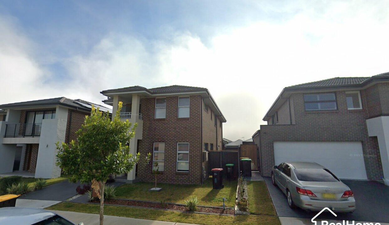 8-Qualmann-Street-Jordan-Springs-NSW-2747-RealHome-Agent-Derik-Gomes-Rent-Real-Estate-Sydney-(7)