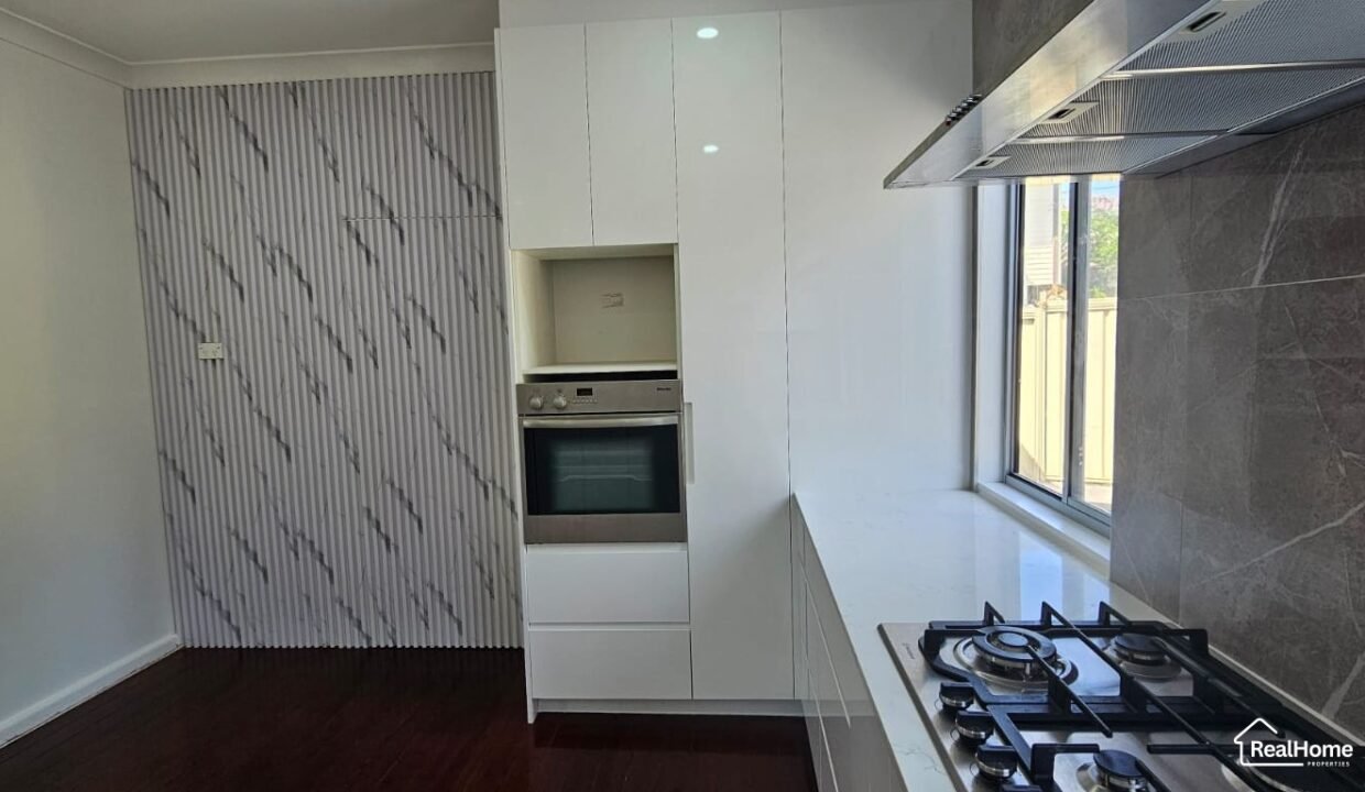 122 Freeman Street, Lalor Park, NSW 2147 Rent RealHome Properties Agent Derik Gomes (10)