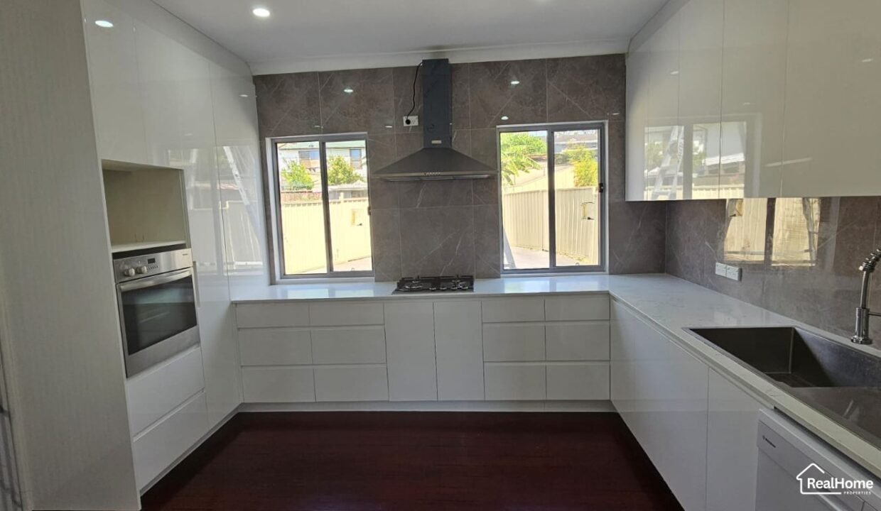 122 Freeman Street, Lalor Park, NSW 2147 Rent RealHome Properties Agent Derik Gomes (9)