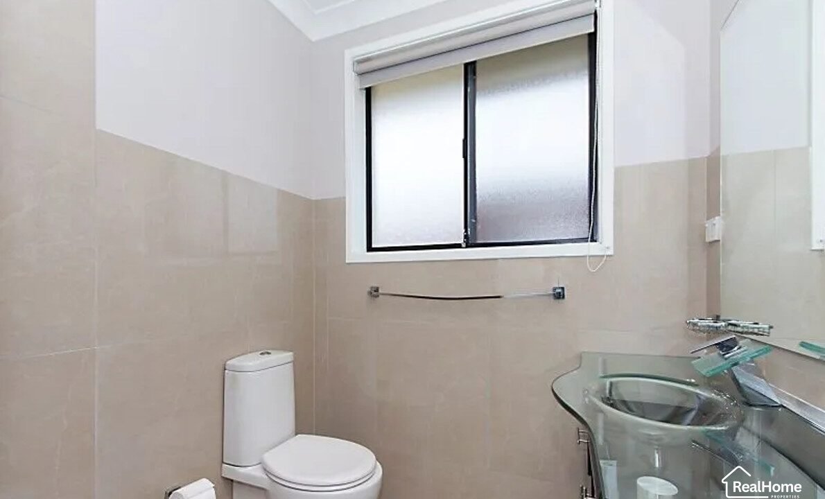 37 Alford St, Quakers Hill NSW 2763 Rent RealHome Properties Agent Derik Gomes (7)